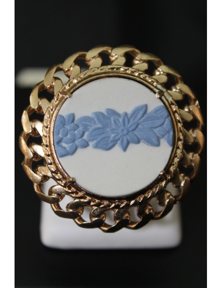 Anello in bronzo con wedgwood