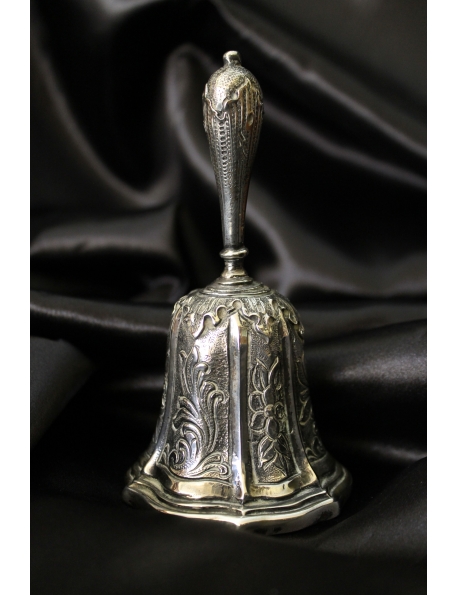 Campanello in argento massiccio cesellato a mano