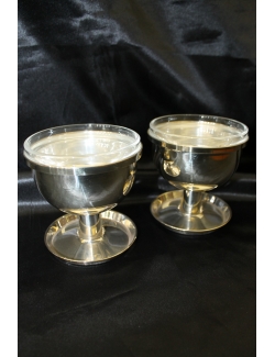 Coppia di portacaviale in argento con vetro
