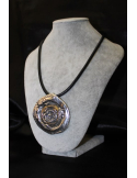 Collana con medaglione in argento e bronzo