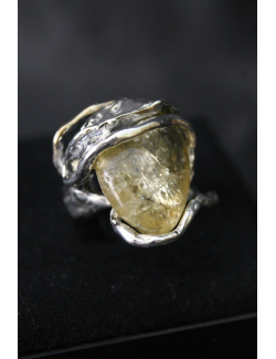 Anello in argento goccia con citrino