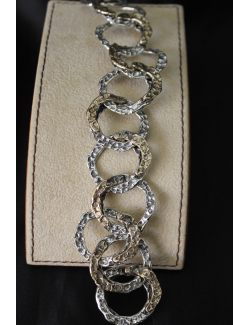 Bracciale a cerchi martellati in argento e bronzo