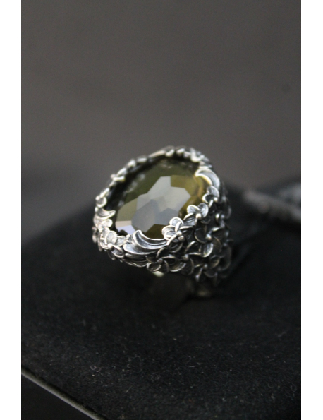 Anello in argento con cristallo fumè