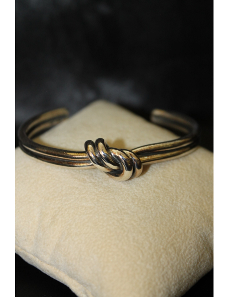 Bracciale in argento con nodo