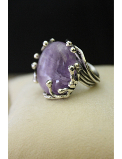 Anello in argento griffes e ametista