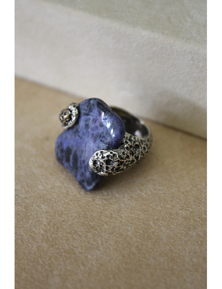 Anello crateri in argento e pietra dura