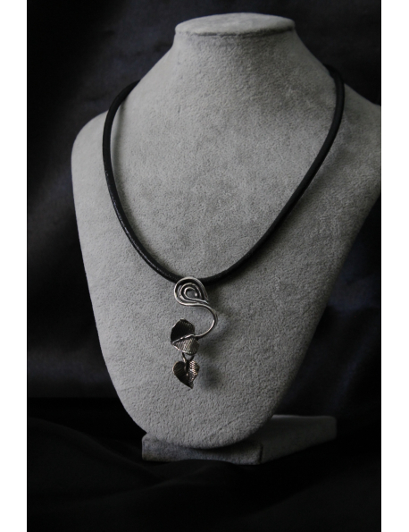 Collana con foglioline in argento e bronzo