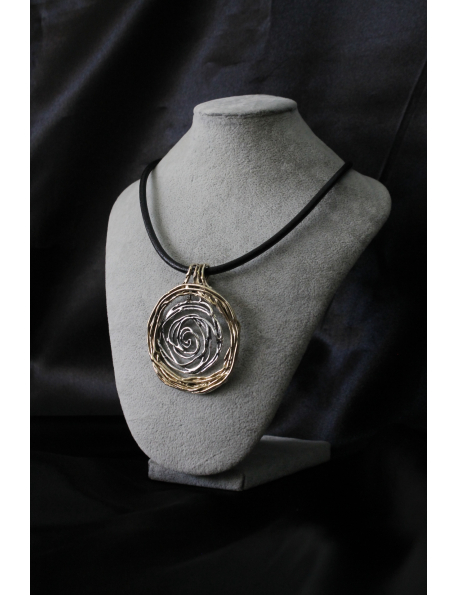 Collana con ciondolo spirale grande in argento e bronzo
