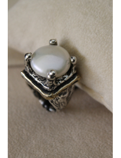 Anello sigillo con perla in argento e bronzo