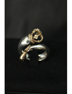 Anello in argento con corona dorata